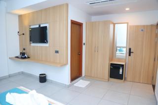 Hotel Velvet Blue Reva Cricle Airport Road - 9