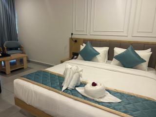 Hotel Velvet Blue Reva Cricle Airport Road - 3