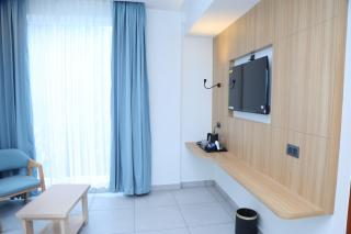 Hotel Velvet Blue Reva Cricle Airport Road - 8