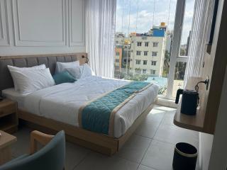 Hotel Velvet Blue Reva Cricle Airport Road - 6