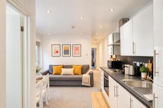 Flat by Cardiff University - 2 Bedrooms, Sleeps 4 - 9