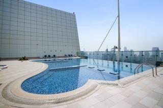Chic JLT Studio Lake View Pool & Metro Access - 7