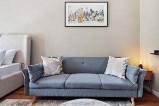 Chic Studio Discovery Gardens 5 Min to Metro - 1