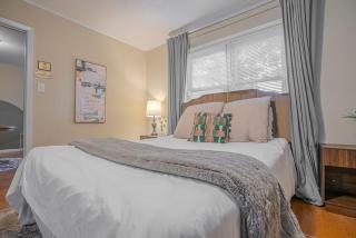 Centrally Located Cozy Overton Square 83-R1 - 8