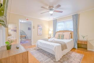Centrally Located Cozy Overton Square 83-R1 - 6