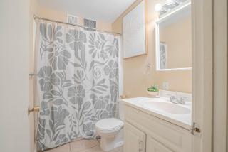 Centrally Located Cozy Overton Square 83-R1 - 1