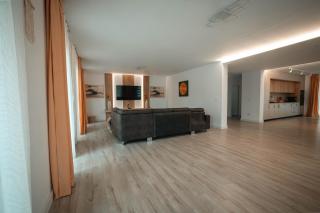 Panoramic Paradise Villa, Mountain View & Jacuzzi - 9