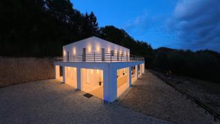 Panoramic Paradise Villa, Mountain View & Jacuzzi - 0