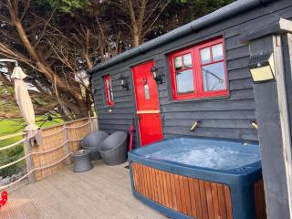 Ty'r Bugail - Shepherds Hut - 3