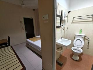Kota Lodge Guest House - 1