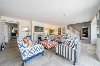 Luxe Country Home with Private Drive, Pool, Sauna, Fields, Tennis Court, Gym, Pet-Friendly, Sleeps 16 - 9