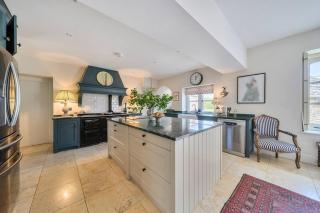 Luxe Country Home with Private Drive, Pool, Sauna, Fields, Tennis Court, Gym, Pet-Friendly, Sleeps 16 - 7