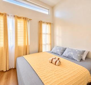 4 Bedrooms House - 3 minutes away from Airport - 2