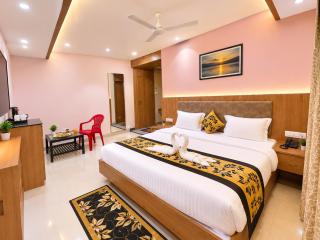 SWIMMING POOL - SEA VIEW rooftop - Hotel Prangan Elite R-BAY PURI - A FAMILY HOTEL - 6