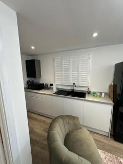 Apartment - Sleeps 2 - Parking - Garden - SeaSide - 9