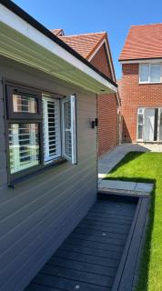 Apartment - Sleeps 2 - Parking - Garden - SeaSide - 0