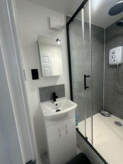 Apartment - Sleeps 2 - Parking - Garden - SeaSide - 1