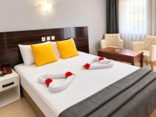 Lara Palace Hotel - 3