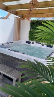 Détente à Salazie - Spa privatif & fauteuils massants - 0