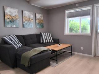 Modern 1BR City Centre Apt - Sleeps 4 - 0