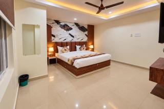 Hotel Prime Square Near GSM Mall & Miraj Cinemas, Chanda Nagar - 8