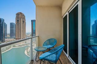 Luxury Studio Lake View 2 Min to Metro JLT - 1