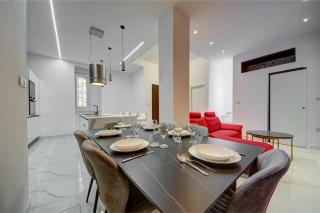 Luxury 3BR Duplex Apartment in the Heart of Gzira by 360 Estates - 7