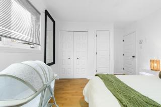 The Extravagant Minimalist 3 - 6