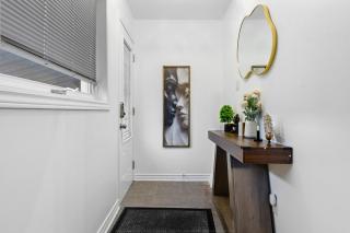 The Extravagant Minimalist 3 - 5