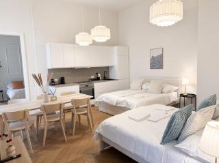 Deluxe Apartment with Garden Terrace - 1
