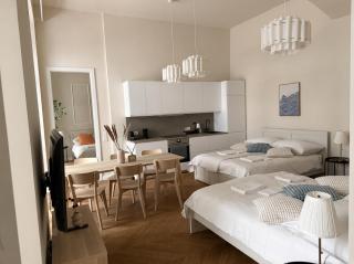 Deluxe Apartment with Garden Terrace - 7