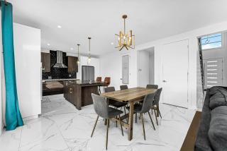 Modern Luxurious Stay - 3