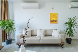 Nile View Residence with 65 inch Smart TV and 3 Bathrooms - 9