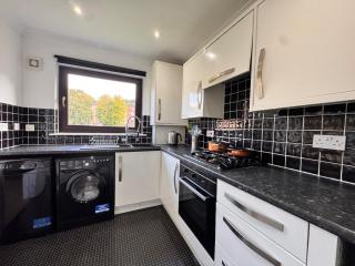 2-Bed West End Flat with En-Suite Near Glasgow Uni - 7