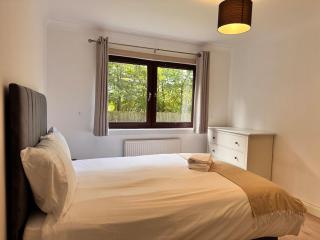 2-Bed West End Flat with En-Suite Near Glasgow Uni - 2