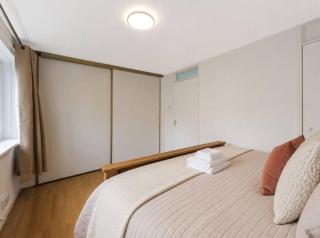 Free Parking - 3 Bedrooms - Sleeps 7 - Great Location - 6