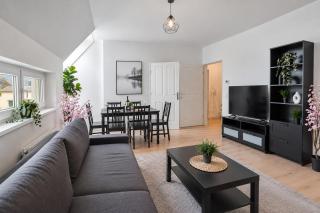 Modern Stay near Kahlenberg & Vineyards - 0