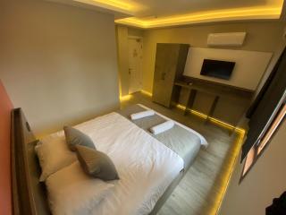 Beyaz Ev Otel Ve Restaurant - 0
