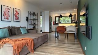 2BR apartment with lake view, heated pool, dishwasher - 8