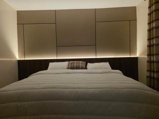 Cozy & Spacious Apartment NY Meets Paris Style - 0