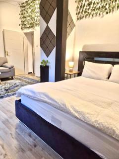 BRIGHTY - Helle & geräumige Ferienwohnung in Sulzbach Modern - neu renoviert - 0