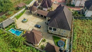 4 bedrooms Luxury home with swimming pool - 7
