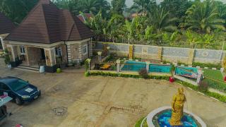 4 bedrooms Luxury home with swimming pool - 5