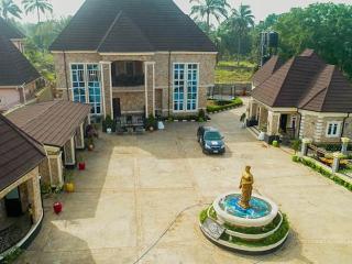 4 bedrooms Luxury home with swimming pool - 3