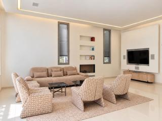 The Grand Estate Herzliya Luxury 7BR Pool Villa - 7