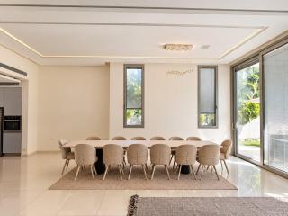 The Grand Estate Herzliya Luxury 7BR Pool Villa - 9