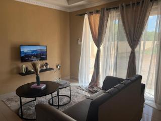 The Ts Inn Self Catering Apartments - 8