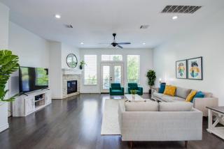 Elegant 3BR 3,5BA Holiday Home with Private Pool - 6