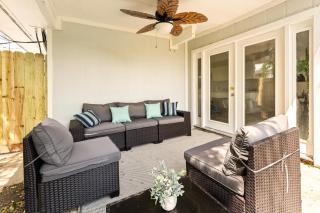 Newly Renovated 6BR 3BA Port Arthur Holiday Home with Hot Tub - 7