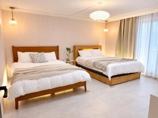 Cozy 2BR in Gangnam Near Eonju Station Up to 6 Guests - 4
